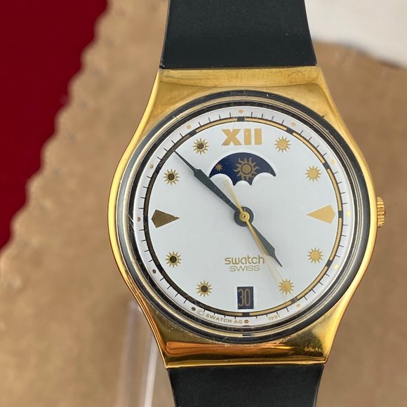 Vintage Swatch Moonphase Gold Watch - Picture 2 of 8